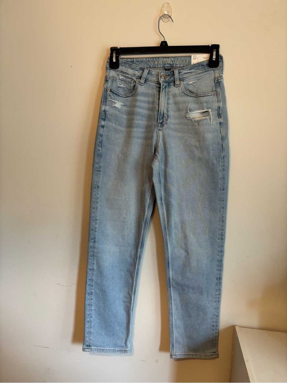 American Eagle Authentic Light stretch Mom Jeans Light Wash High V Rise Jeans